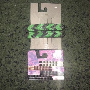 Urban Outfitters 2 Set of hair clips bundle NWT